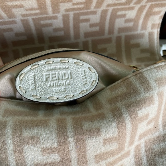 Fendi 1997 FF motif wool/ leather baguette in Beige/Camel; 11”x6.5”x2” NWT $2995 - Picture 11 of 12